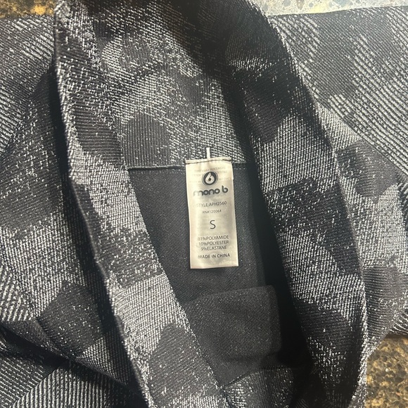 MonoB Women’s Seamless Legging - Picture 3 of 3